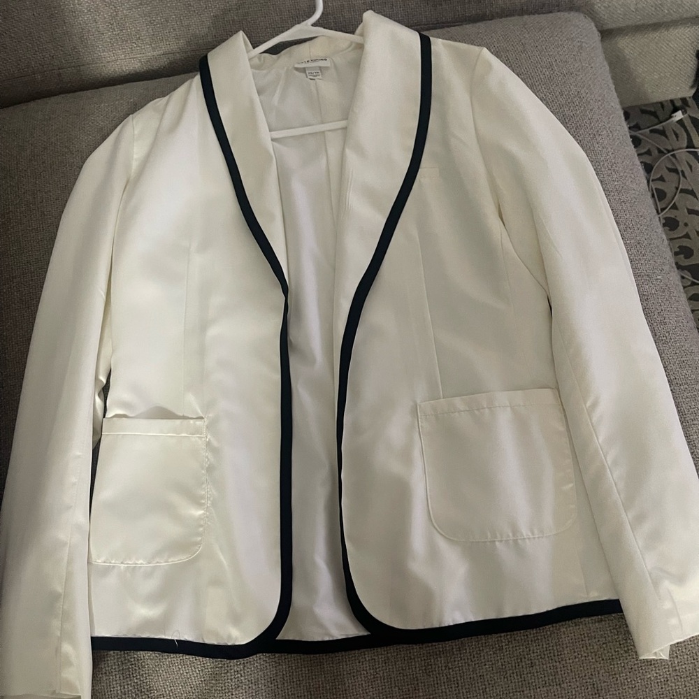 Chic White Blazer with Black Trim